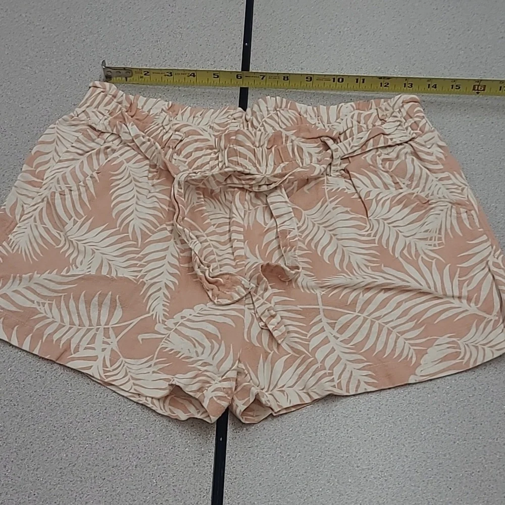 Hope & Harlow Pink/White Linen Shorts Size M
